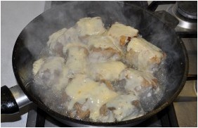 (жареный, минтай, сырной, корочкой) Жареный минтай под сырной корочкой