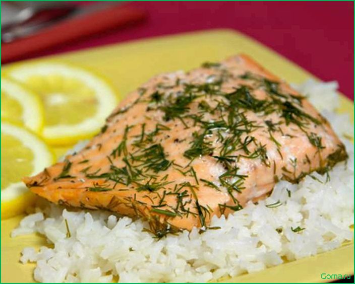 (блюдо, рисом, рыбой, овощами) Блюдо с рисом, рыбой и овощами